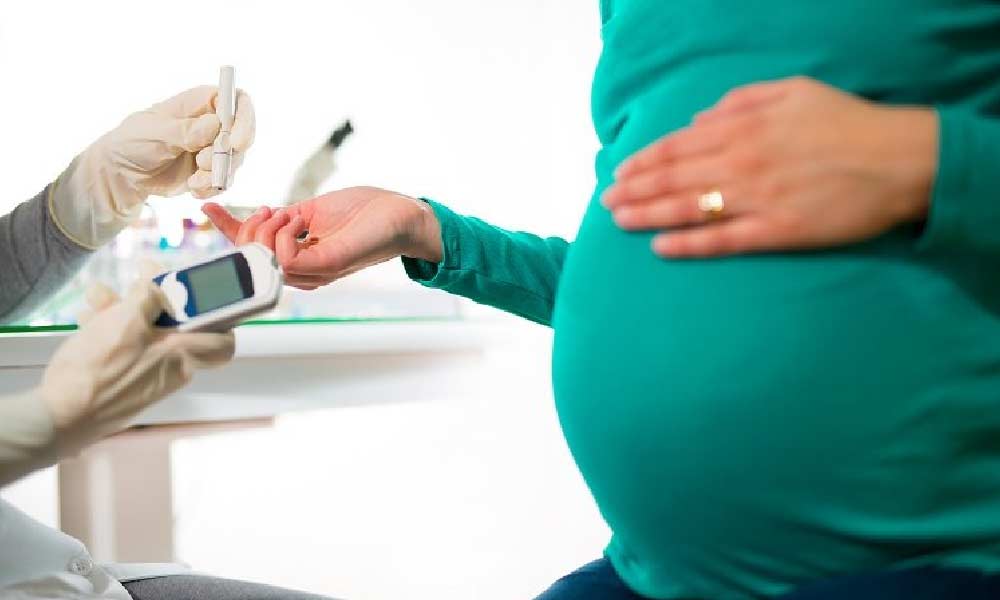 یکی از مراحل آزمایش دیابت بارداری تست تحمل سه ساعته گلوکز است